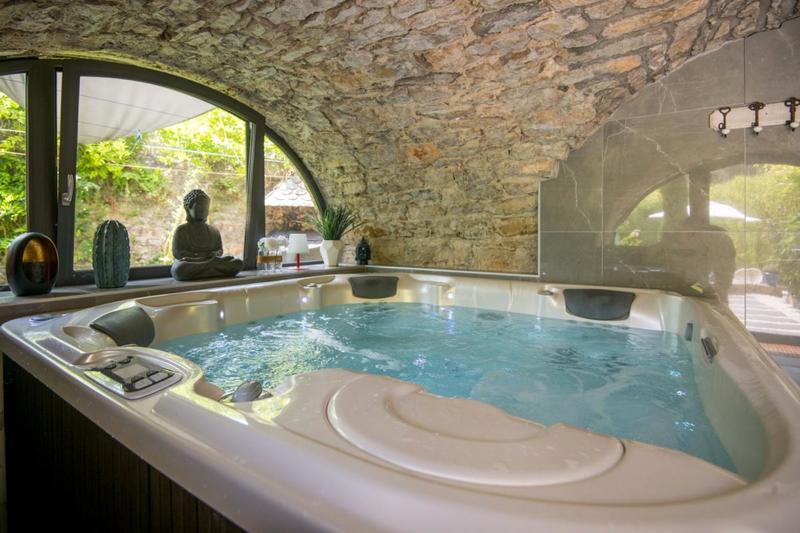 Demeure - 350 m² - 10 pièces