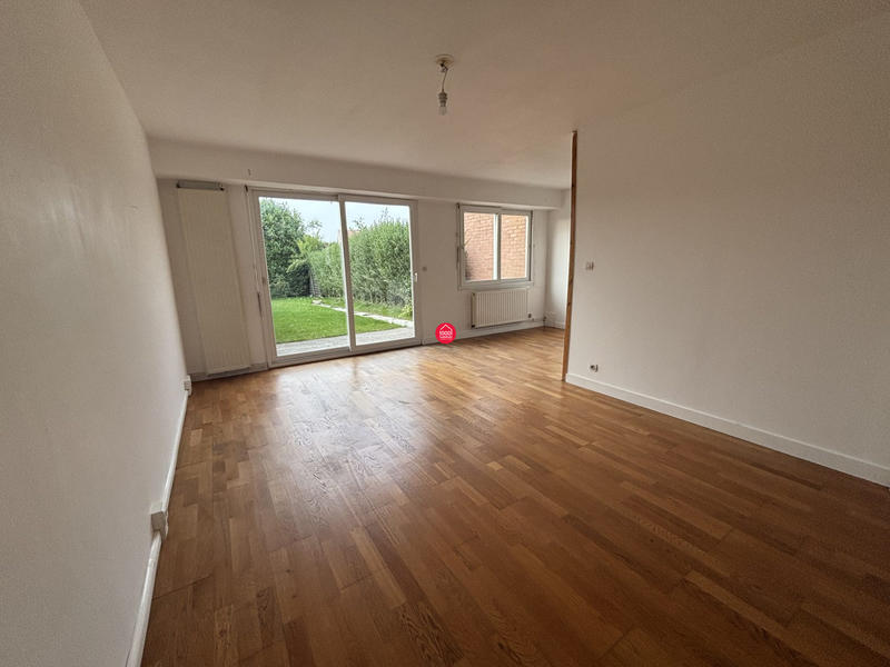 Maison - 93 m² - 5 pièces