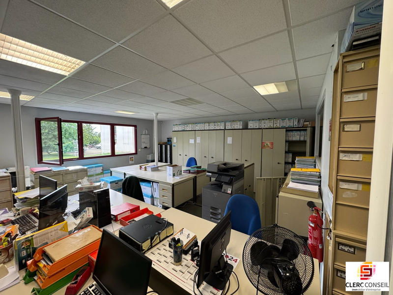 Bureau - 765 m²