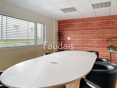 Bureau - 570 m²