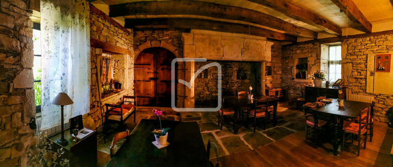 Maison - 504 m² - 17 pièces