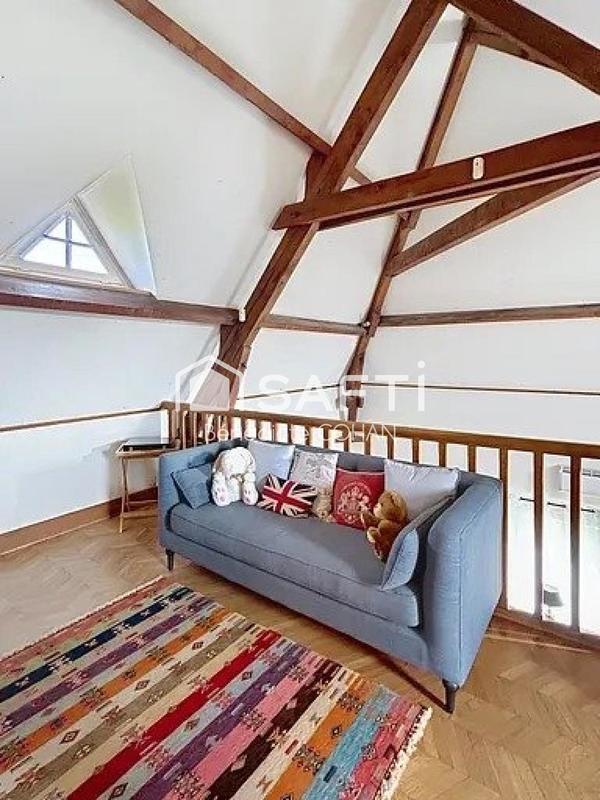 Maison - 209 m² - 8 pièces