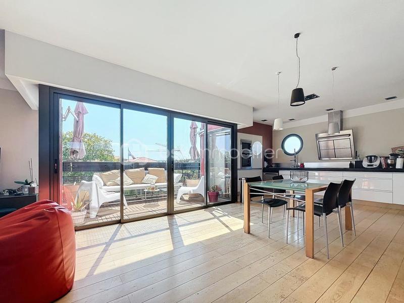 Immeuble - 256 m² - 12 pièces