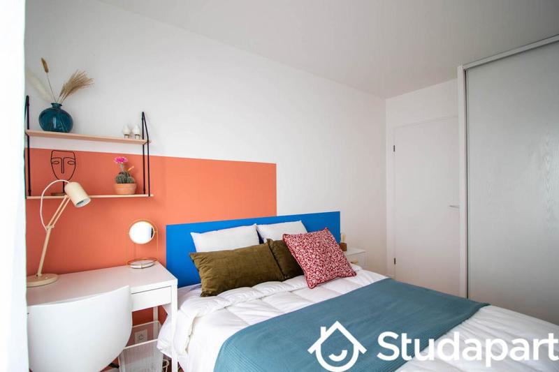 Chambre - 11 m² - 1 pièce