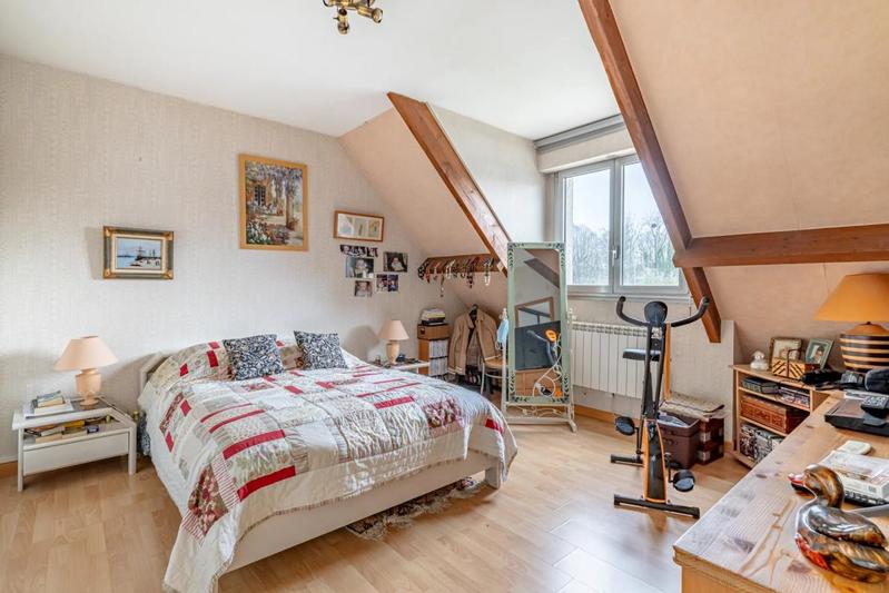 Maison - 180 m² - 8 pièces