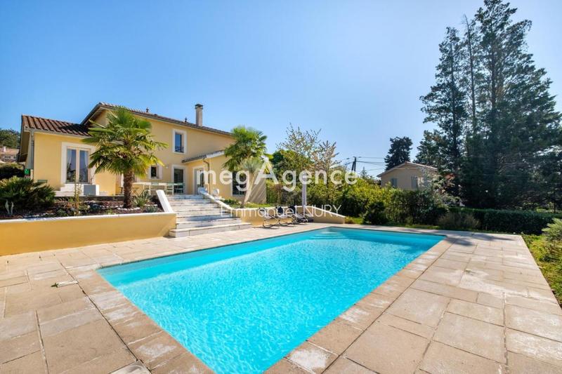 Maison - 194 m² - 7 pièces