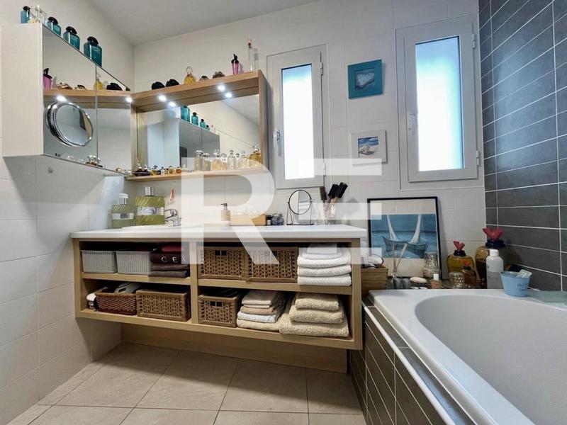 Villa - 170 m² - 6 pièces