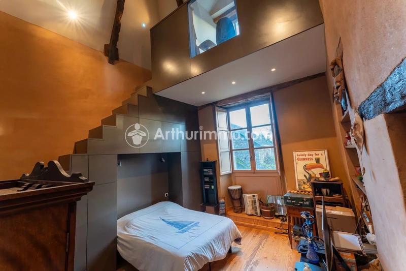 Maison - 700 m² - 12 pièces