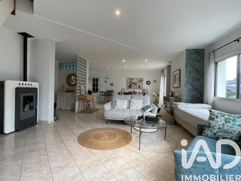 Maison - 180 m² - 6 pièces