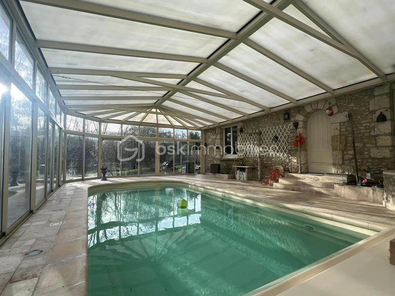 Maison - 205 m² - 7 pièces