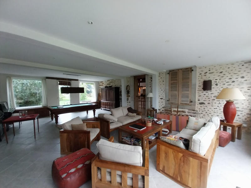 Maison - 315 m² - 10 pièces