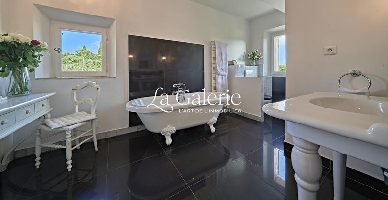 Villa - 430 m² - 13 pièces