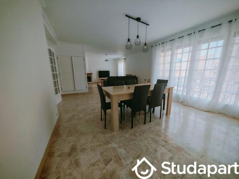 Chambre - 9 m² - 1 pièce