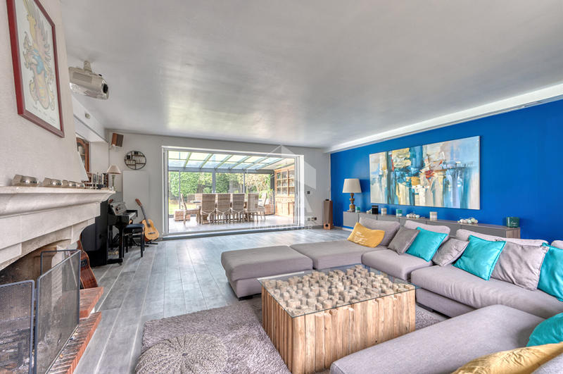 Maison - 285 m² - 8 pièces