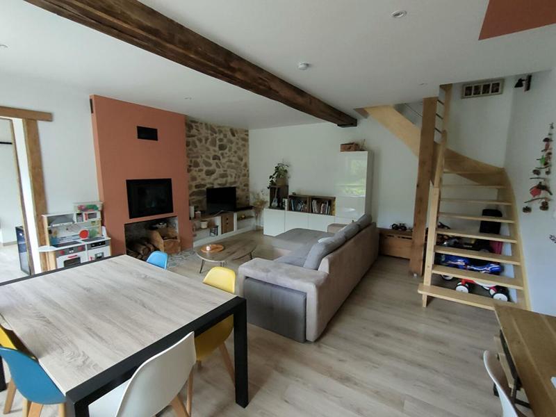 Maison - 90 m² - 5 pièces