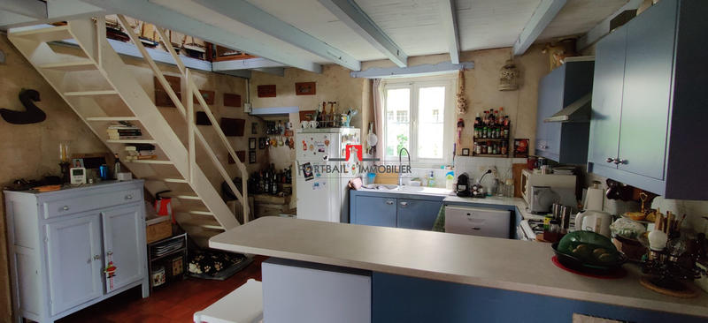 Maison - 255 m² - 8 pièces