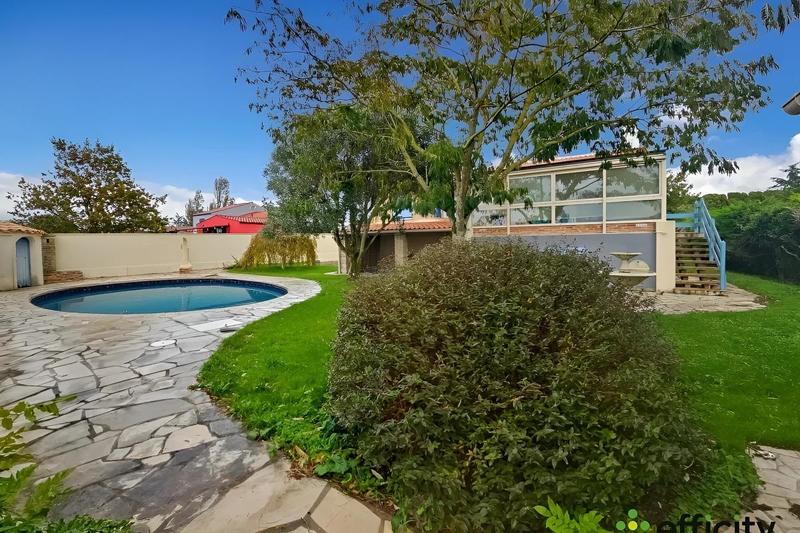 Maison - 200 m² - 6 pièces