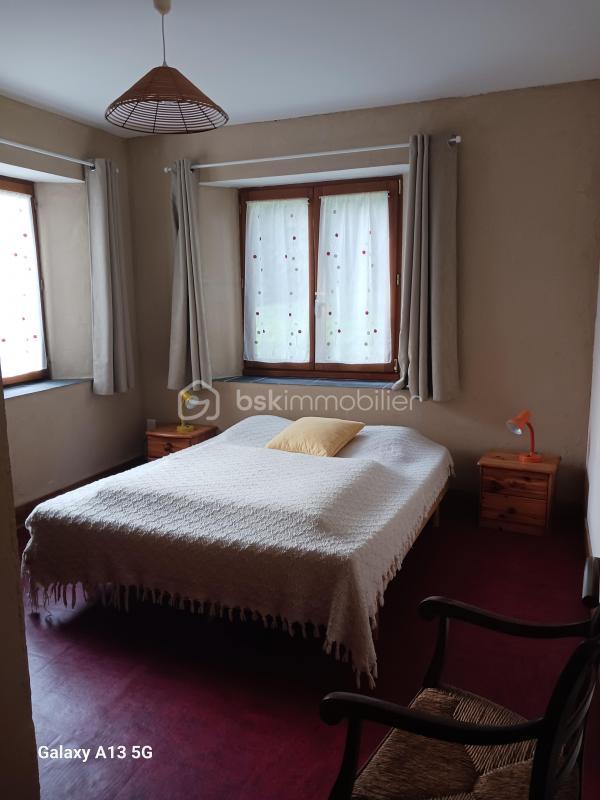 Propriété - 212 m² - 8 pièces