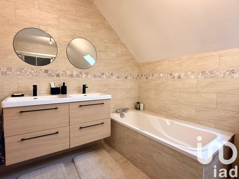 Maison - 146 m² - 6 pièces