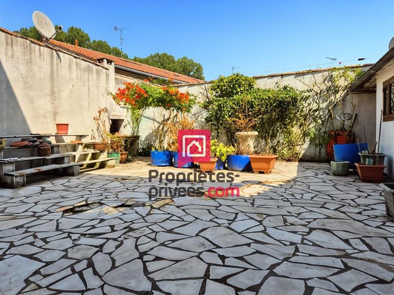 Maison - 270 m² - 8 pièces