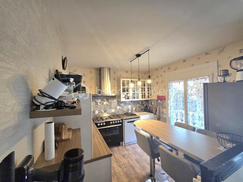 Maison traditionnelle - 210 m² - 6 pièces