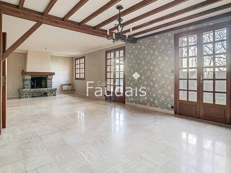 Maison - 217 m² - 7 pièces