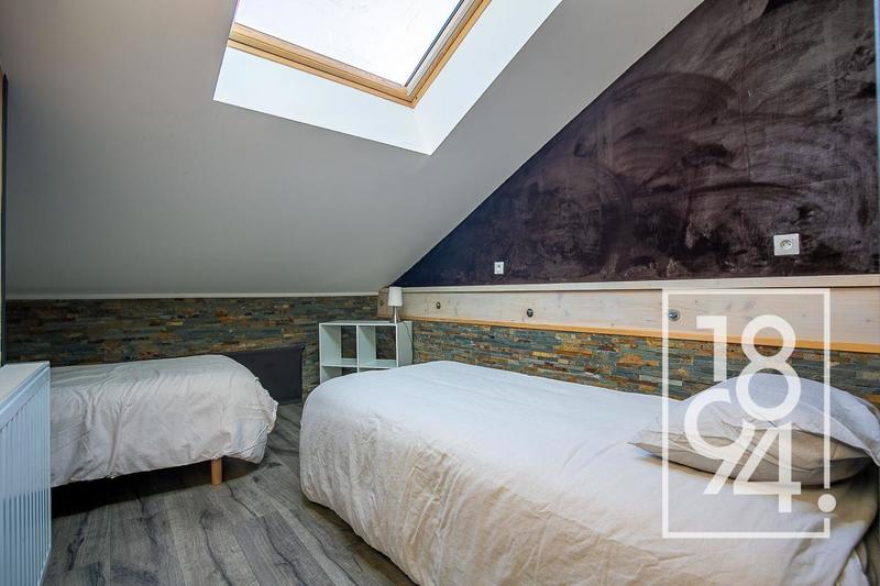 Maison - 235 m² - 8 pièces