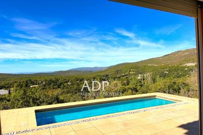 Maison - 140 m² - 4 pièces