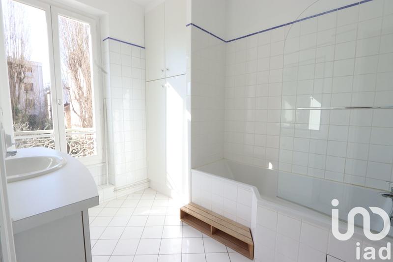 Maison - 235 m² - 8 pièces