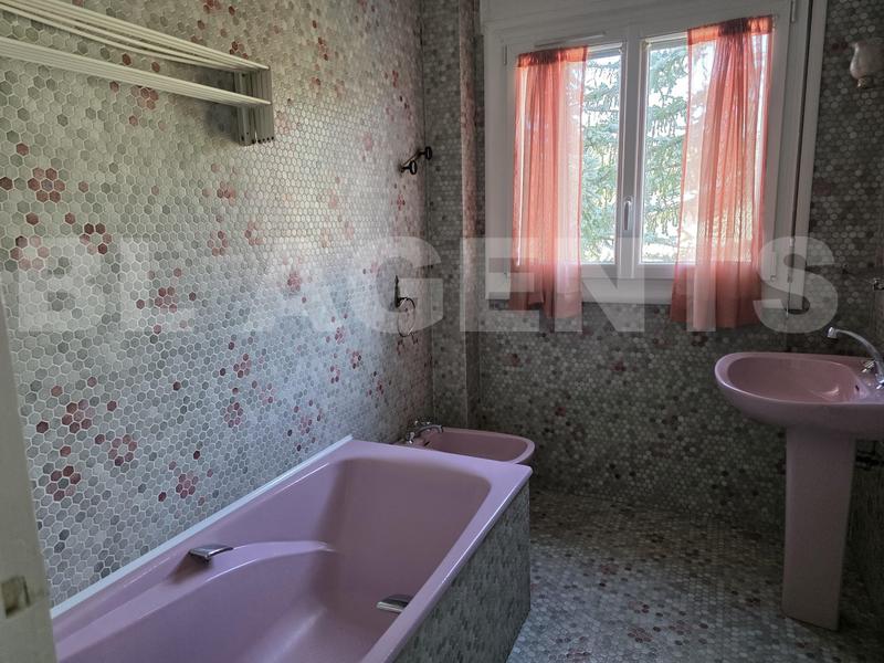 Appartement - 96 m² - 5 pièces