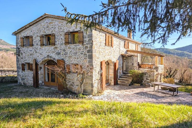 Maison en pierre - 165 m² - 6 pièces