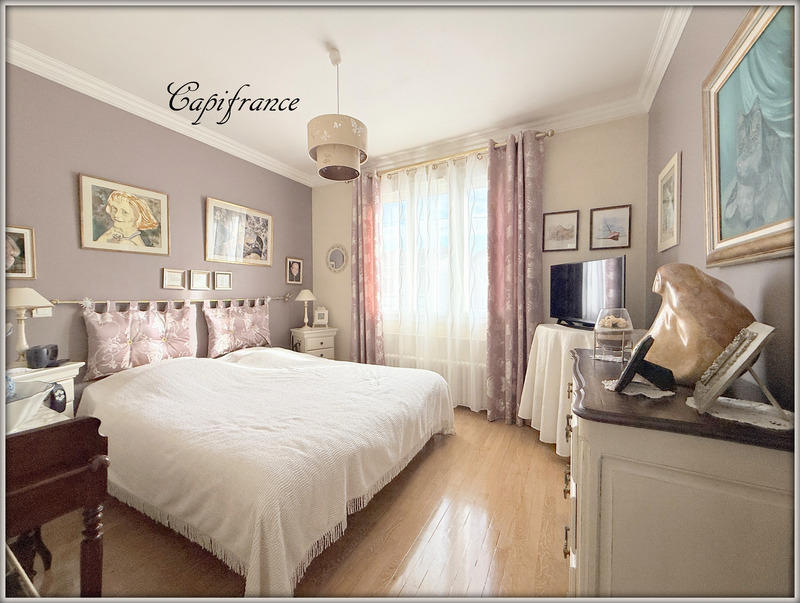 Maison - 170 m² - 9 pièces