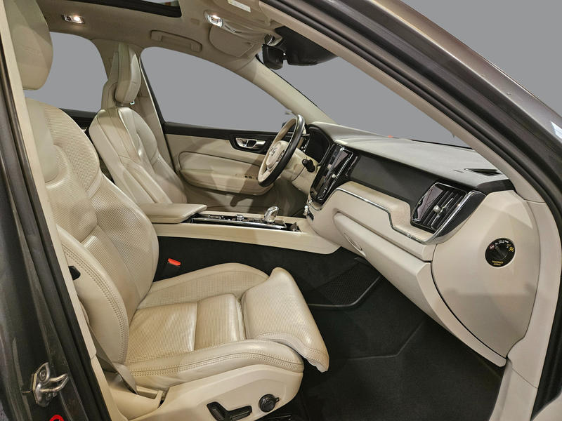 Volvo Xc60 - T8 Twin Hybrid Inscription 320 + 84 Cv Awd - 18 Cv