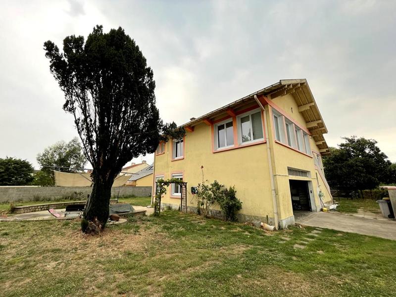 Maison - 380 m² - 16 pièces