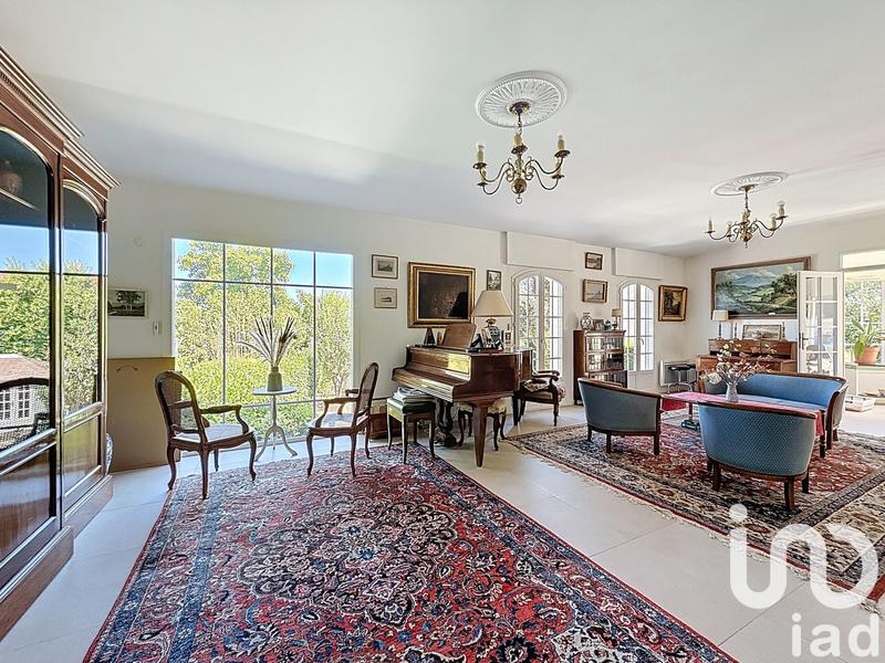 Maison - 262 m² - 8 pièces