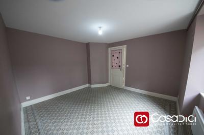 Maison - 96 m² - 5 pièces