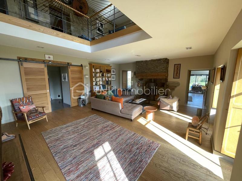 Demeure - 337 m² - 11 pièces