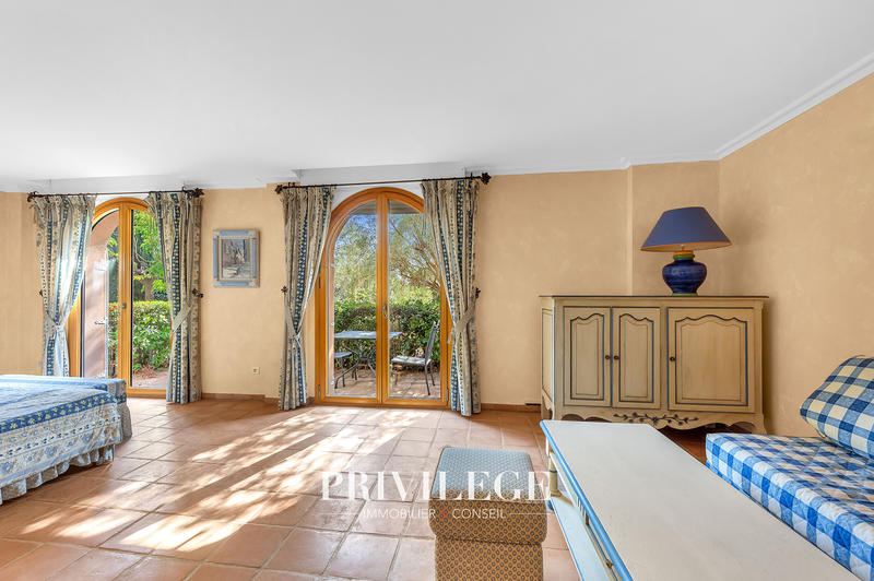 Bastide - 775 m² - 11 pièces