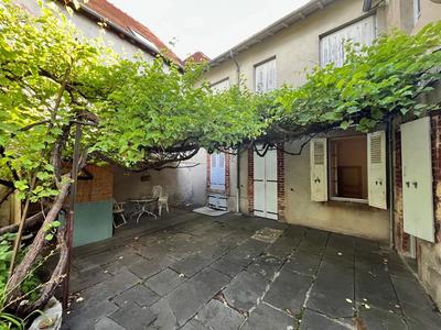 Maison - 200 m² - 9 pièces