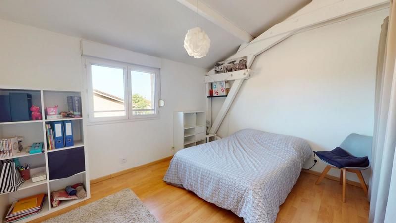 Maison - 202 m² - 7 pièces