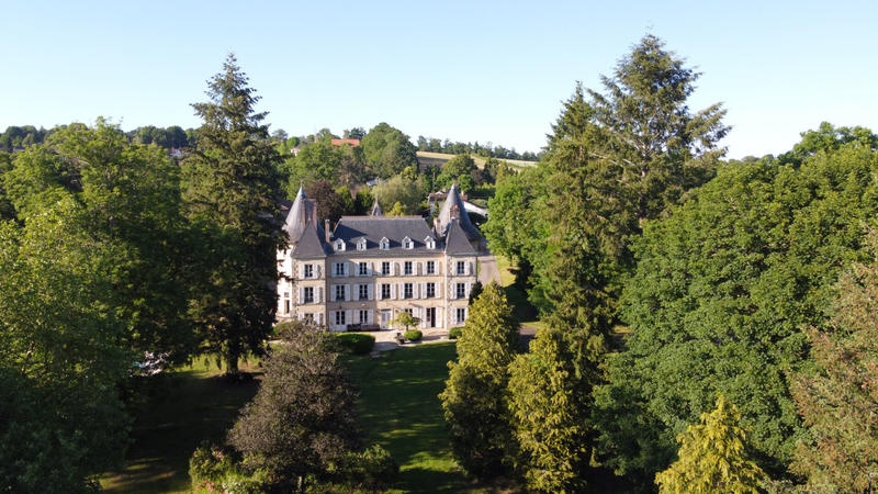 Château - 671 m² - 15 pièces