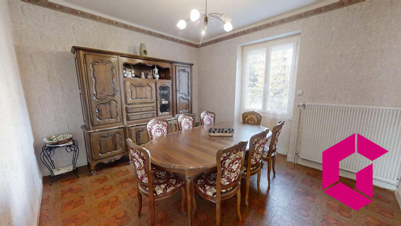 Maison - 147 m² - 11 pièces