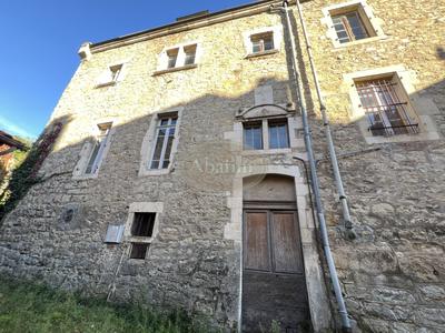 Château - 2 100 m² - 35 pièces