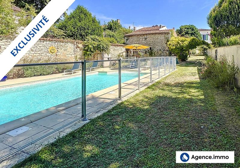 Maison traditionnelle - 270 m² - 12 pièces