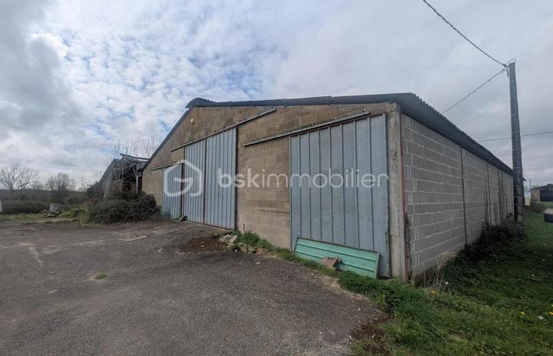 Maison - 490 m² - 1 pièce