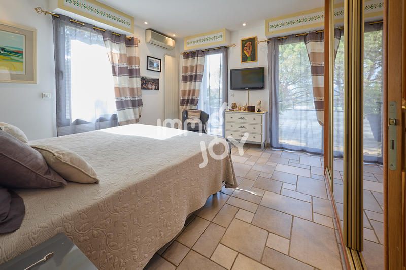 Villa - 320 m² - 8 pièces