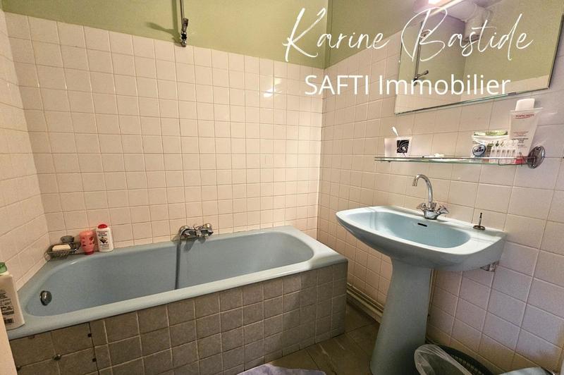 Maison - 280 m² - 16 pièces