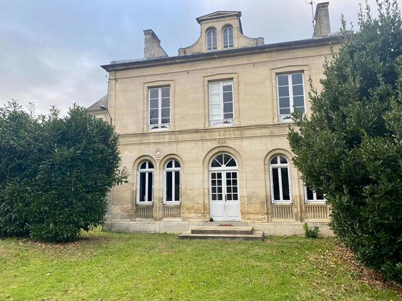 Propriété - 350 m² - 14 pièces