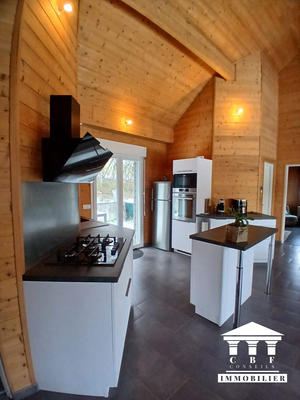 Maison - 93 m² - 5 pièces