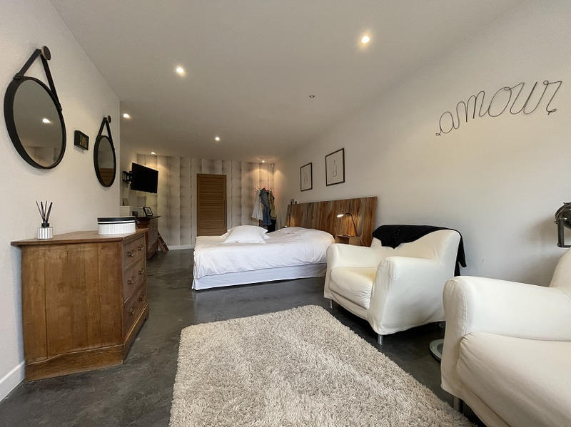 Maison - 300 m² - 7 pièces